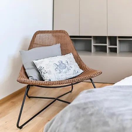 Bright&stylish, Self Check-in, Centrally Located Apartment