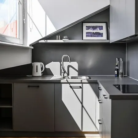 Bright&stylish, Self Check-in, Centrally Located Apartment *